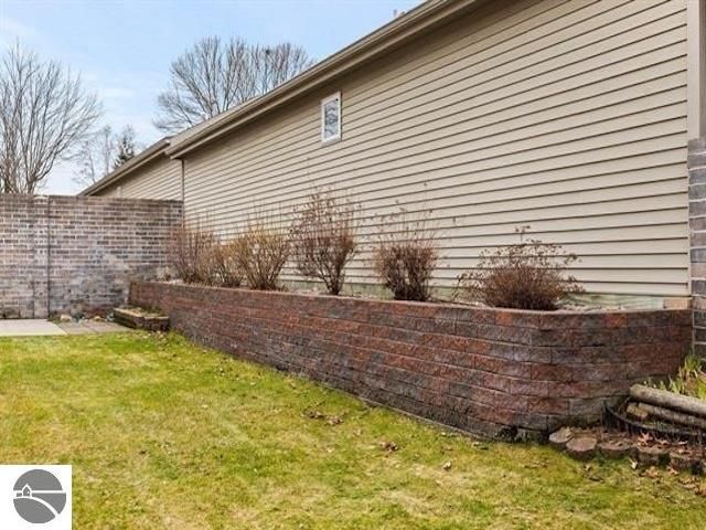 1049 Hemingway Lane, Traverse City, MI 49686