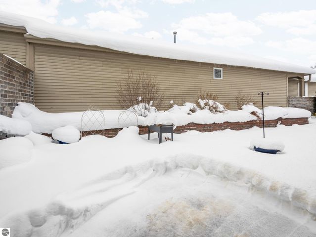 1049 Hemingway Lane, Traverse City, MI 49686