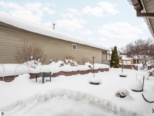 1049 Hemingway Lane, Traverse City, MI 49686