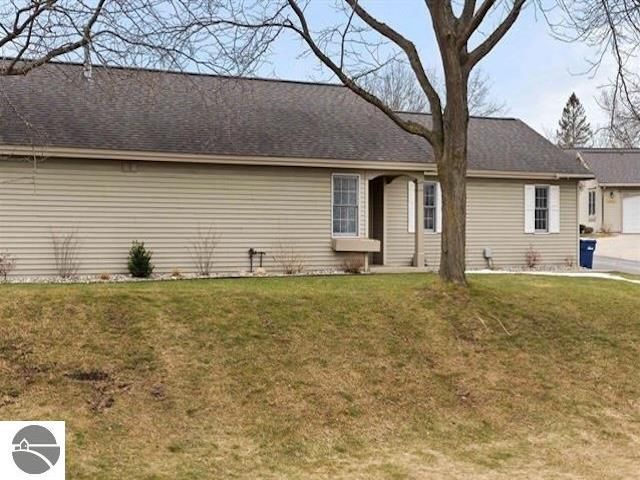 1049 Hemingway Lane, Traverse City, MI 49686