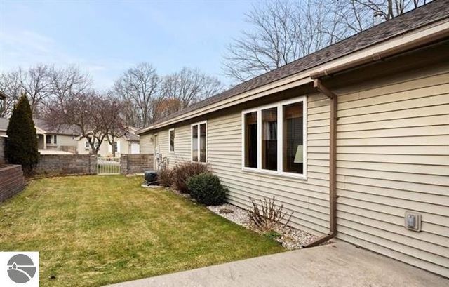 1049 Hemingway Lane, Traverse City, MI 49686