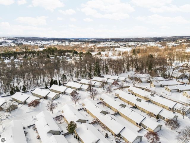 1049 Hemingway Lane, Traverse City, MI 49686