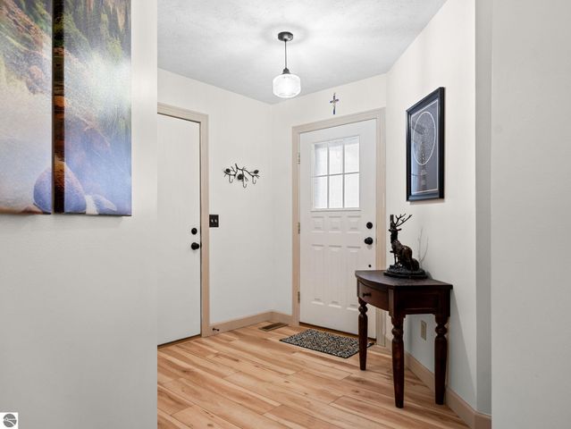 1049 Hemingway Lane, Traverse City, MI 49686