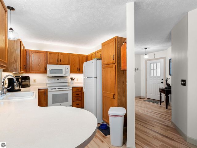 1049 Hemingway Lane, Traverse City, MI 49686