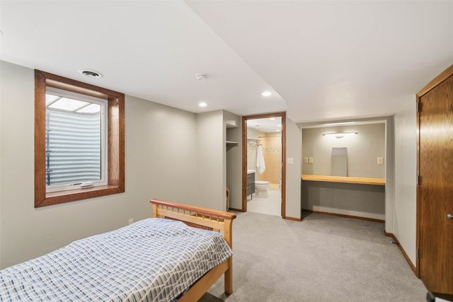 2505 Pierce Avenue, Ames, IA 50010