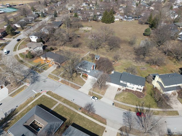 2505 Pierce Avenue, Ames, IA 50010