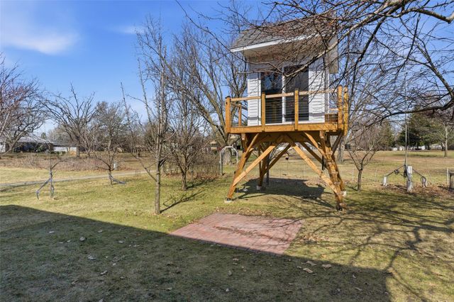 2505 Pierce Avenue, Ames, IA 50010