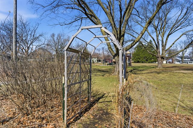 2505 Pierce Avenue, Ames, IA 50010