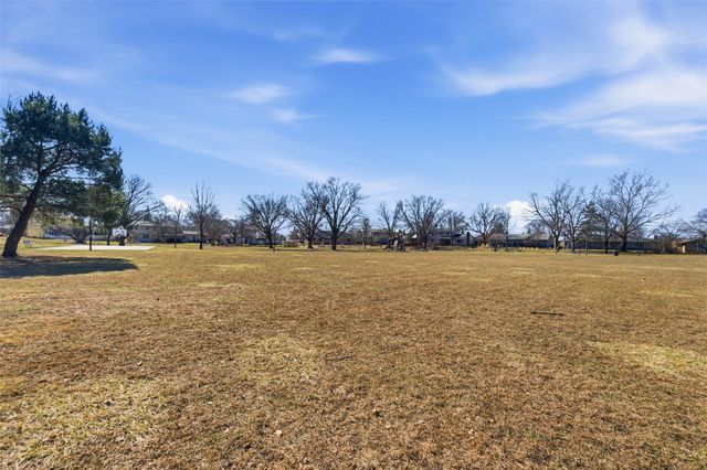 2505 Pierce Avenue, Ames, IA 50010