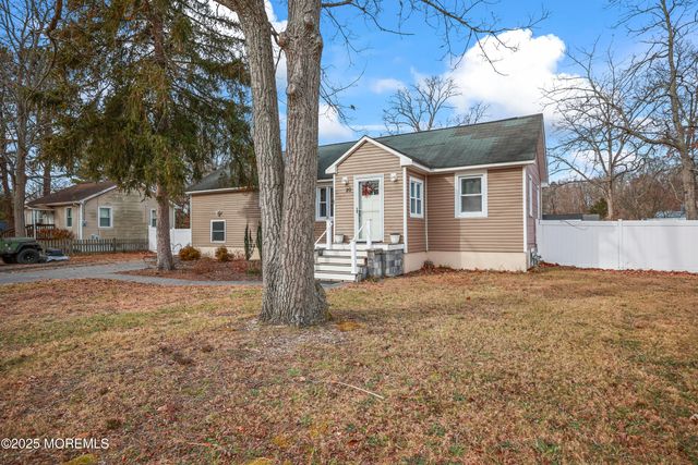 20 Ermack Street, Howell, NJ 07731