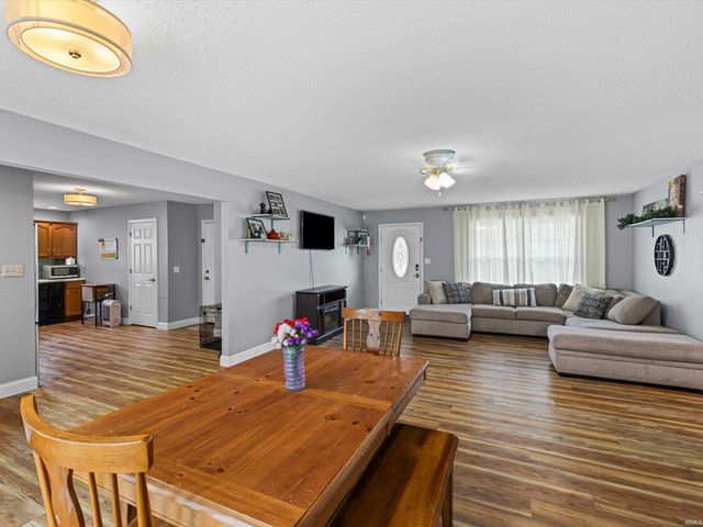 1219 Churchill Road, Evansville, IN 47725