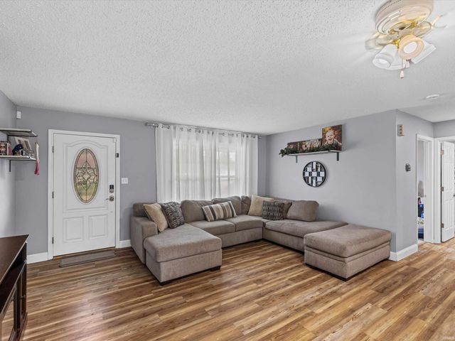 1219 Churchill Road, Evansville, IN 47725