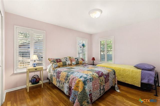 612 Kathy Drive, Seguin, TX 78155