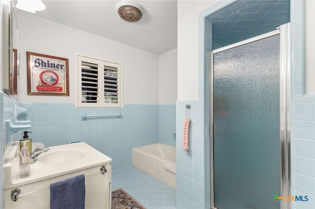 612 Kathy Drive, Seguin, TX 78155