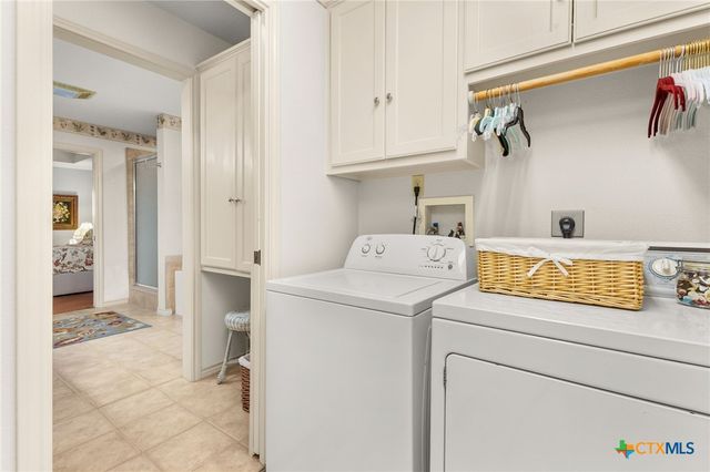 612 Kathy Drive, Seguin, TX 78155