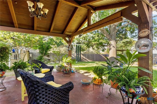 612 Kathy Drive, Seguin, TX 78155