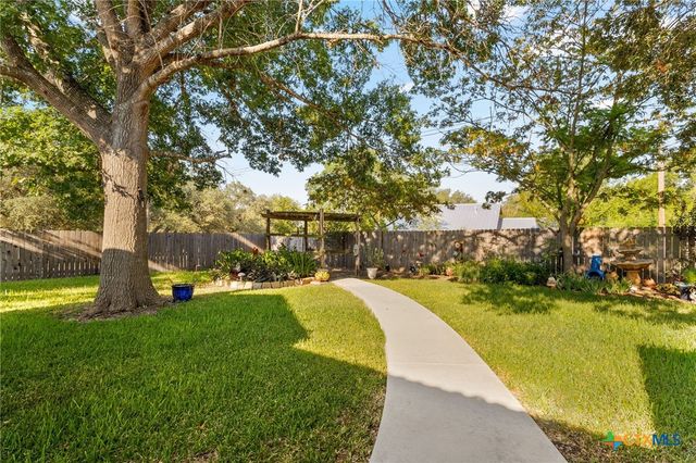 612 Kathy Drive, Seguin, TX 78155