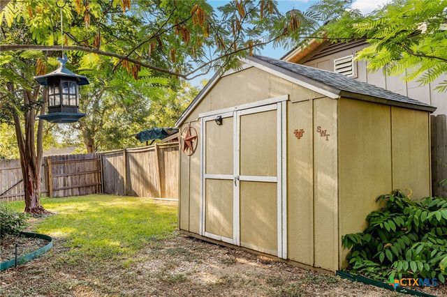 612 Kathy Drive, Seguin, TX 78155