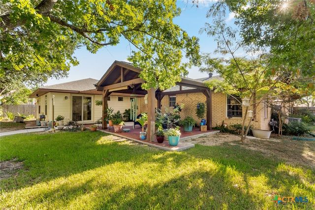 612 Kathy Drive, Seguin, TX 78155