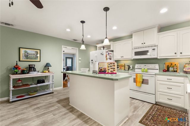 612 Kathy Drive, Seguin, TX 78155