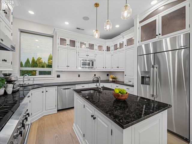 365 Nw 81ST Pl, Portland, OR 97229
