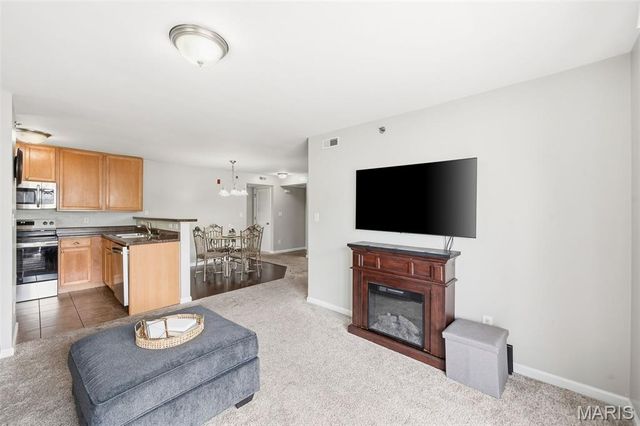 1202 Spring Creek Lane, O'fallon, MO 63368
