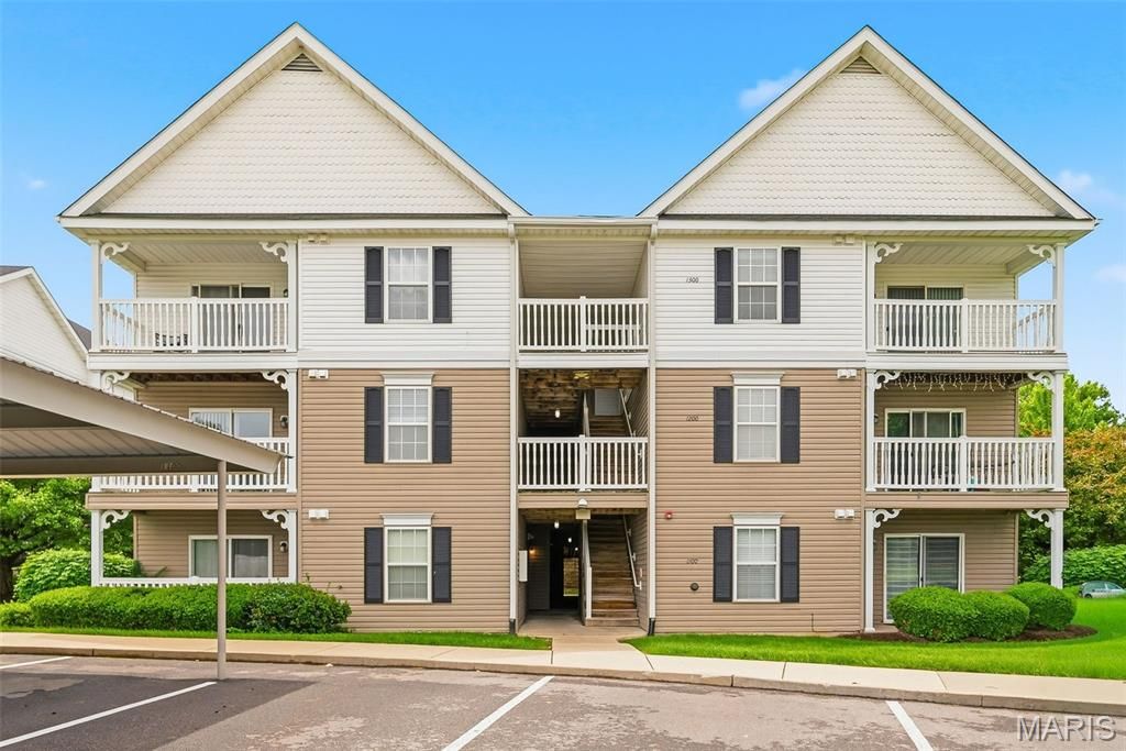 1202 Spring Creek Lane, O'fallon, MO 63368