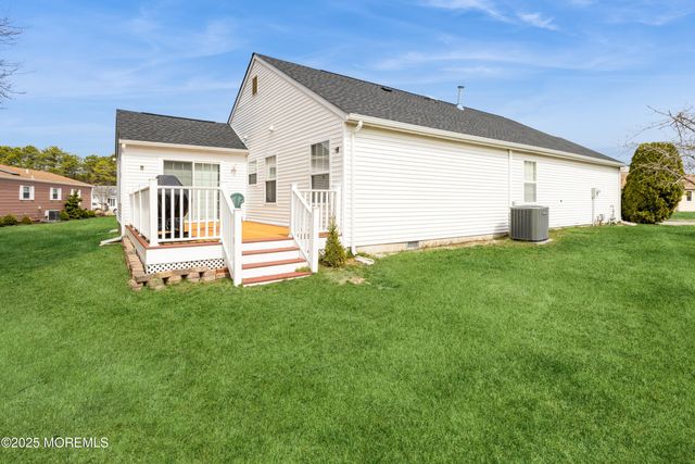 43 Stockport Drive, Toms River, NJ 08757