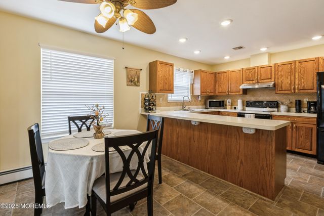 43 Stockport Drive, Toms River, NJ 08757