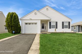 43 Stockport Drive, Toms River, NJ 08757
