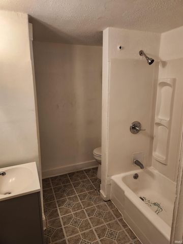 460 Violet Court, Fort Wayne, IN 46807