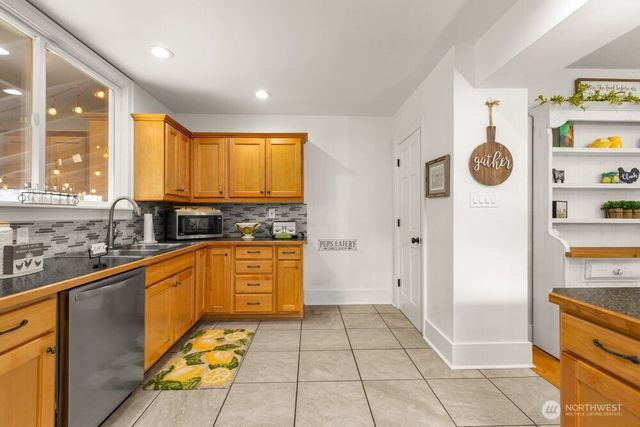 3840 Fawcett Avenue, Tacoma, WA 98418