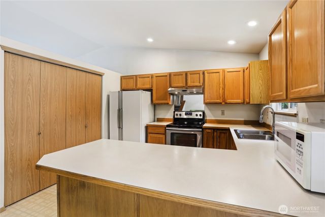 12515 NE 107th Place, Kirkland, WA 98033