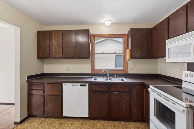 7748 Cayenne Plaza W, Woodbury, MN 55125