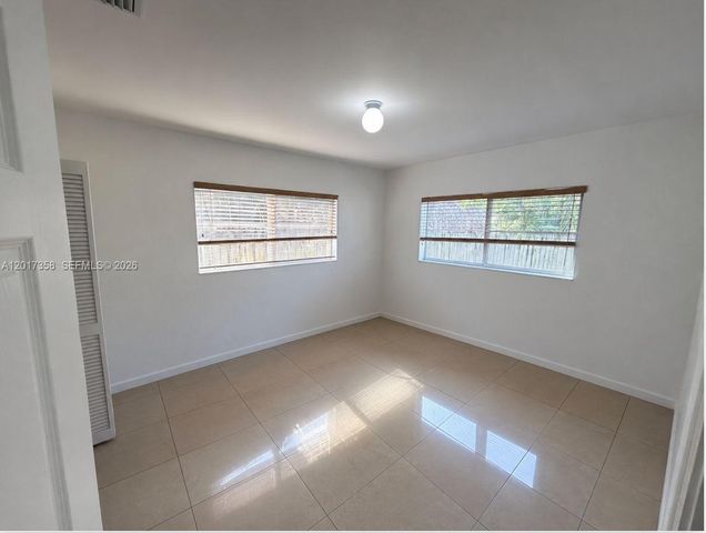 21011 NE 25th Ct, Miami, FL 33180