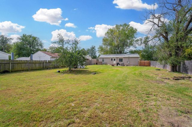 750 N Bebe, Wichita, KS 67212