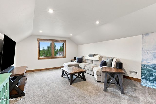 3503 E WINRAY DR, Hayden, ID 83835