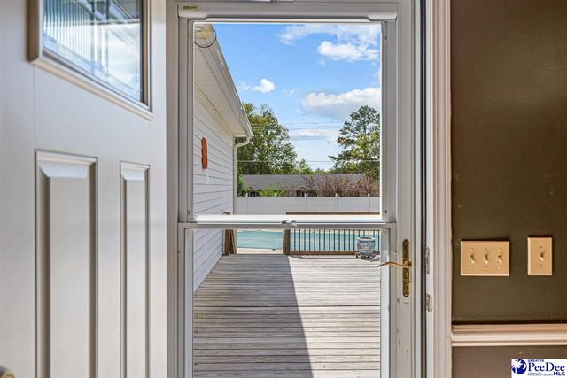 304 Crepe Myrtle Ln, Hartsville, SC 29550