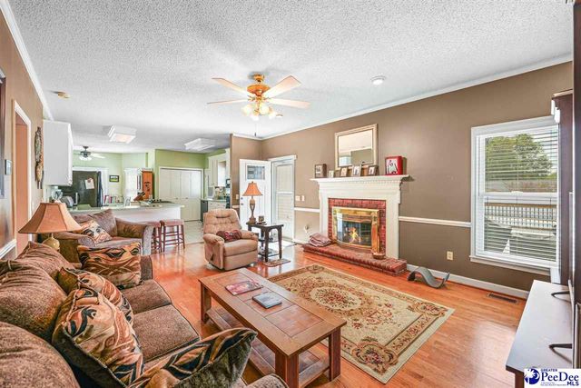 304 Crepe Myrtle Ln, Hartsville, SC 29550