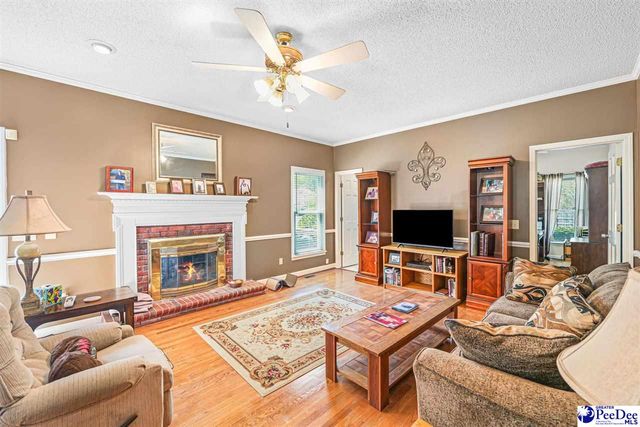 304 Crepe Myrtle Ln, Hartsville, SC 29550