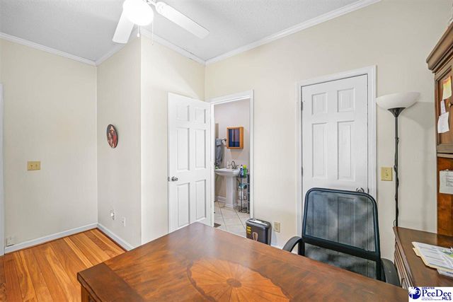 304 Crepe Myrtle Ln, Hartsville, SC 29550