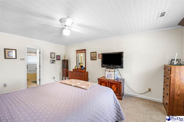 304 Crepe Myrtle Ln, Hartsville, SC 29550