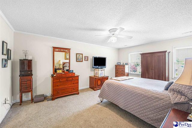 304 Crepe Myrtle Ln, Hartsville, SC 29550
