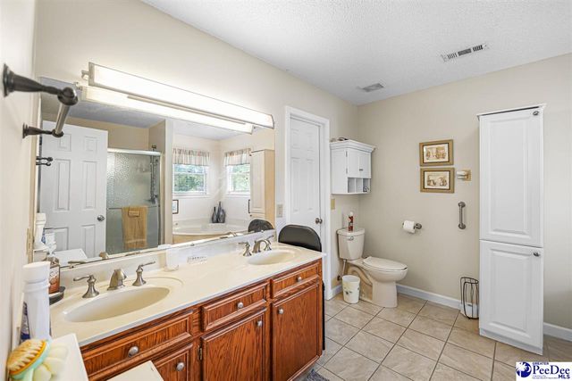 304 Crepe Myrtle Ln, Hartsville, SC 29550