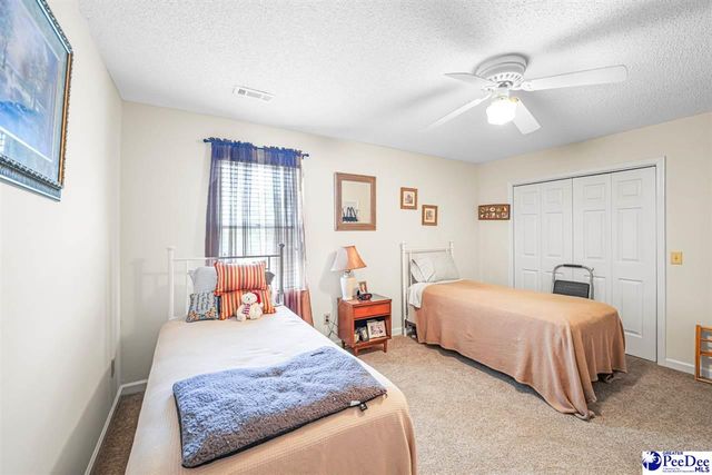 304 Crepe Myrtle Ln, Hartsville, SC 29550