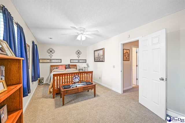 304 Crepe Myrtle Ln, Hartsville, SC 29550