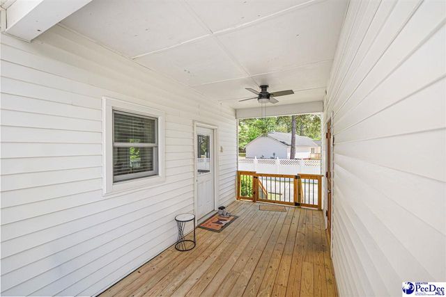 304 Crepe Myrtle Ln, Hartsville, SC 29550
