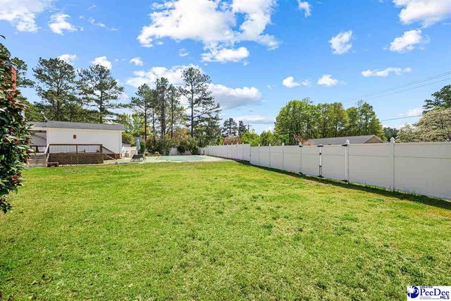 304 Crepe Myrtle Ln, Hartsville, SC 29550