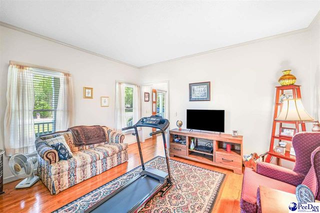 304 Crepe Myrtle Ln, Hartsville, SC 29550