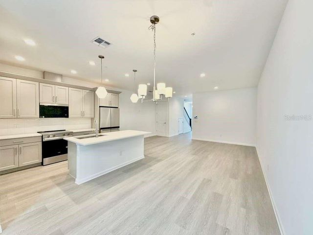 1866 FALCONHURST PLACE, Apopka, FL 32703